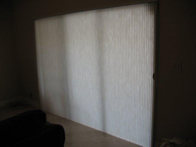 vertiglideblinds03.jpg